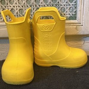 Yellow Toddler rain boots 🌧️